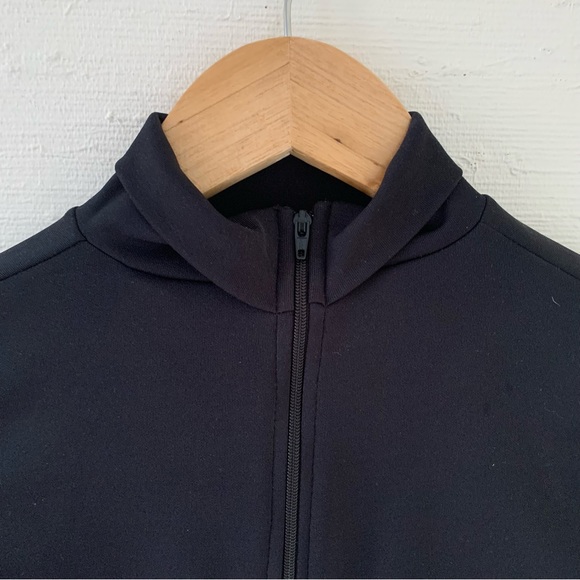 Athletic Crop Long Sleeve - Picture 3 of 6